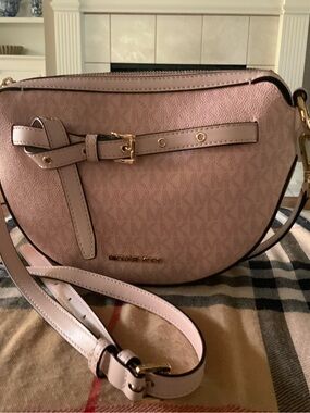 Michael Kors Blush Pink Crossbody Saddle Bag with Gold Hardware